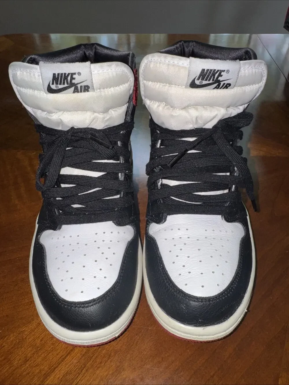 Nike Air Jordan Retro 1 Men’s Size 8.5 Black Toe Reimagined